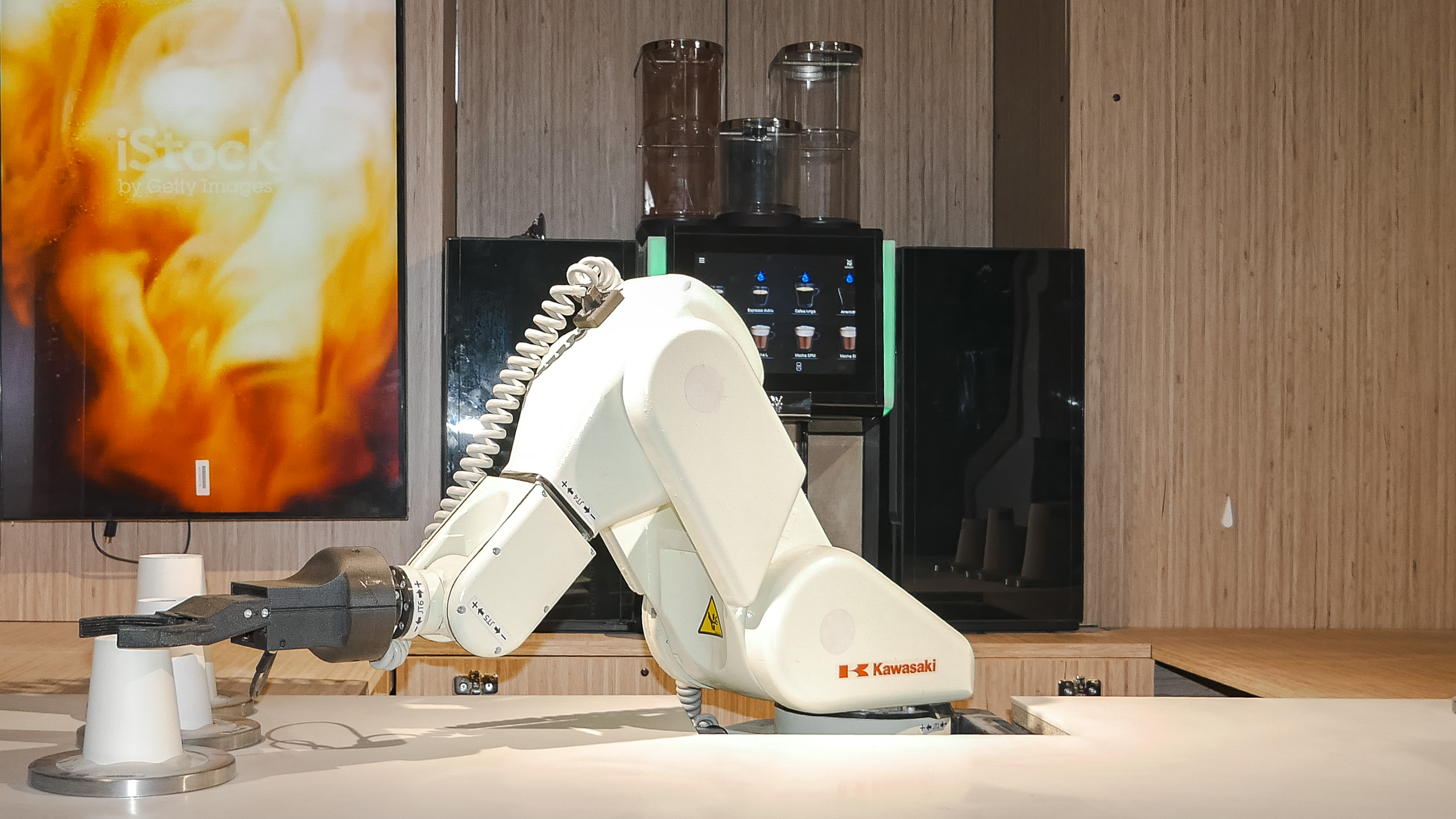Chioșcul nostru robotizat de cafea